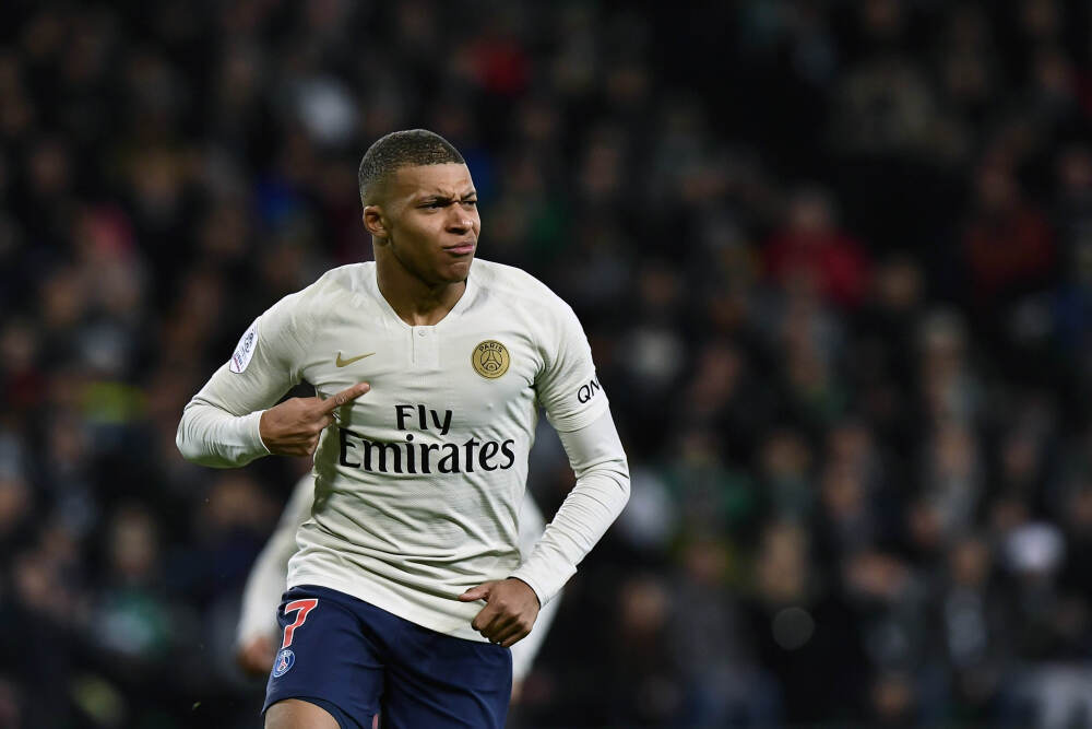 夸克AI眼镜两个系列六款单品发布，换电、拍摄、显示等多项行业首创